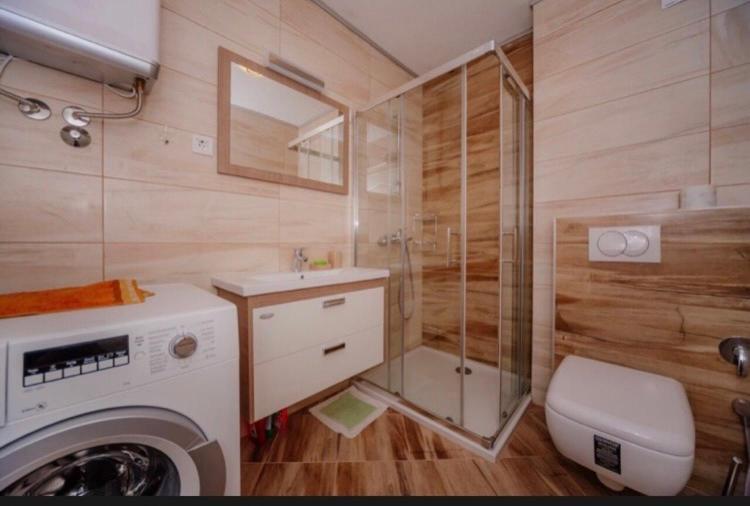 Vila V Lux Apartments Petrovac 外观 照片