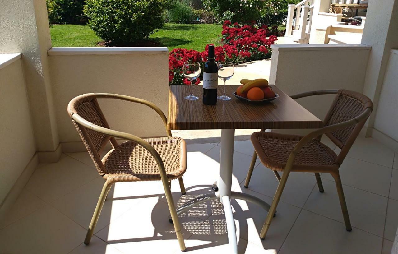 Vila V Lux Apartments Petrovac 外观 照片