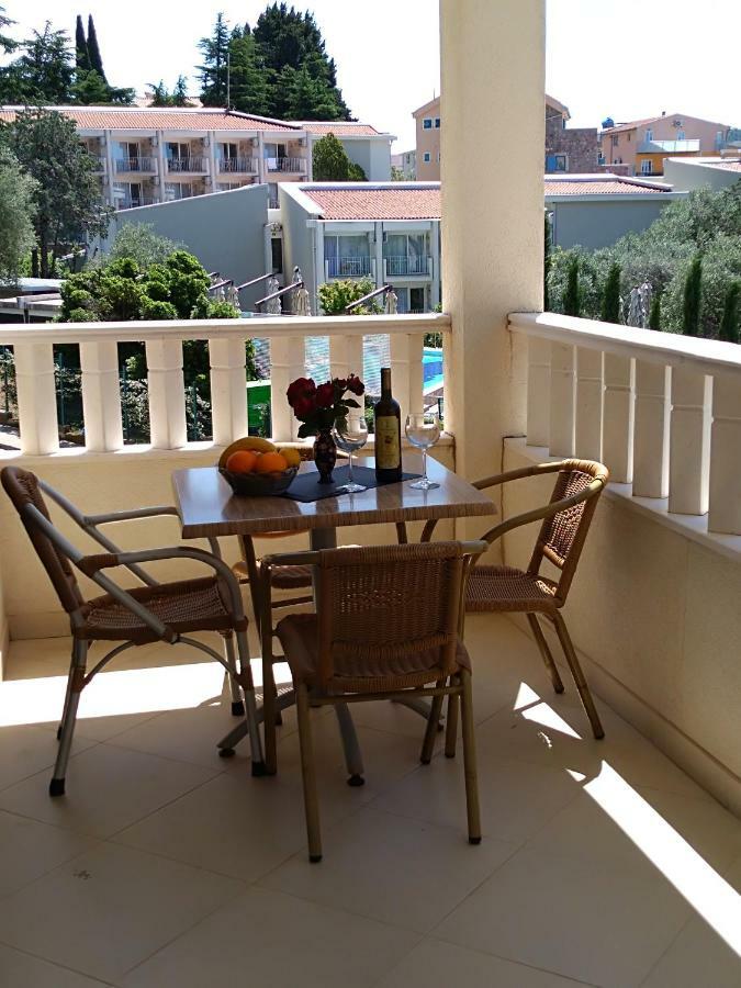Vila V Lux Apartments Petrovac 外观 照片