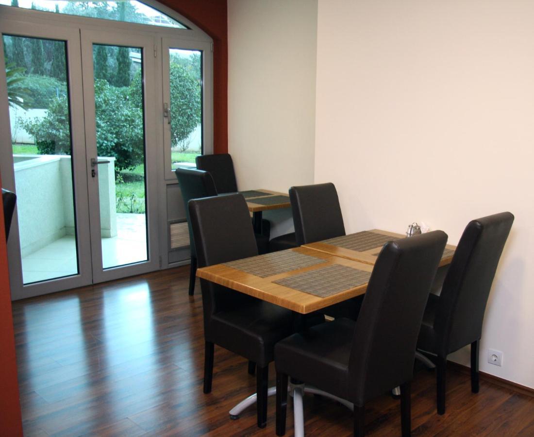 Vila V Lux Apartments Petrovac 外观 照片
